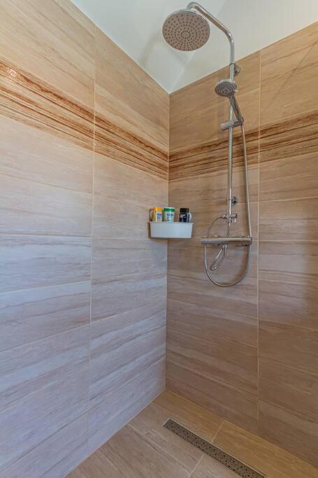 Roomy Apartment 80Sqm At City Center Free Parking Space, Ac & Balcony بودابست المظهر الخارجي الصورة