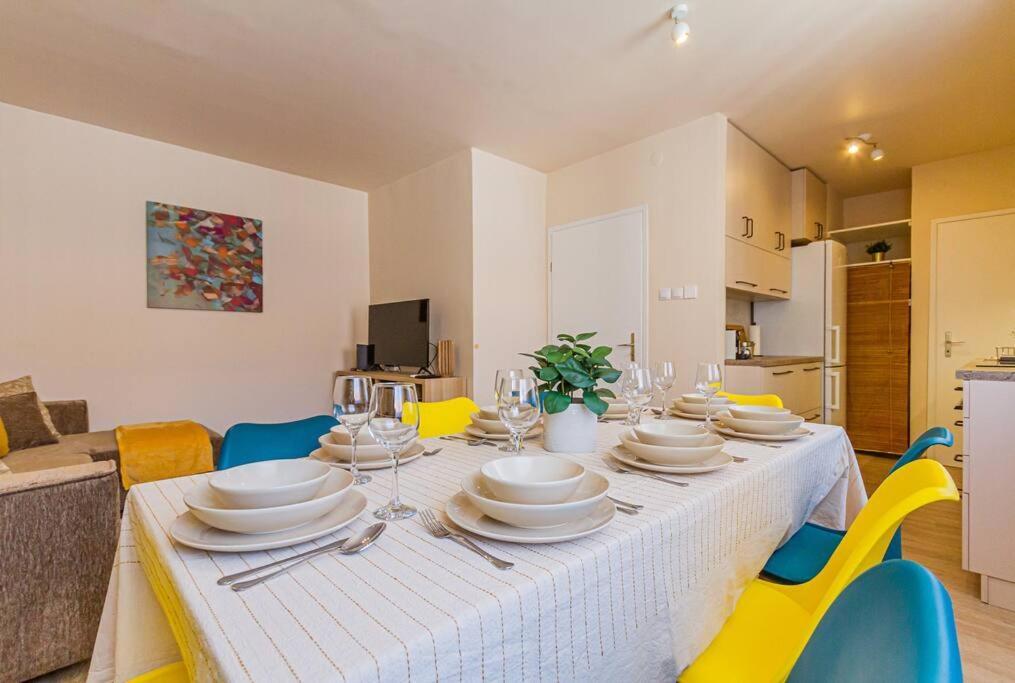 Roomy Apartment 80Sqm At City Center Free Parking Space, Ac & Balcony بودابست المظهر الخارجي الصورة